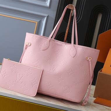 LOUIS VUITTON   2025新款女生時尚包包  尺寸：31*28*14CM