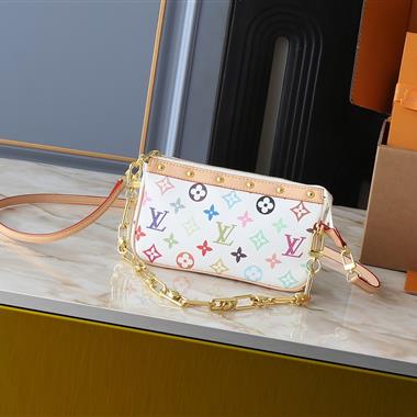 LOUIS VUITTON   2025新款女生時尚包包  尺寸：22*13*4CM