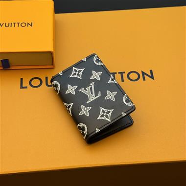 LOUIS VUITTON   2025新款時尚包包 尺寸：7.5 x 11.1 x 15CM