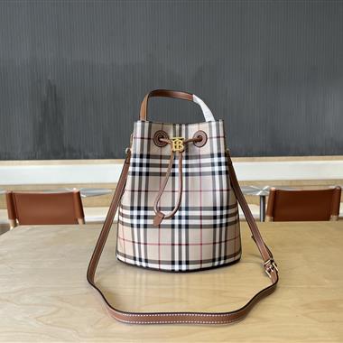 BURBERRY   2025新款女生時尚包包  尺寸：16*26*26CM