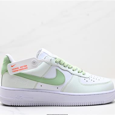 NIKE AIR FORCE 1‘07 