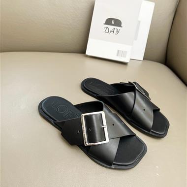 LOEWE    2025新款女生休閒時尚鞋子