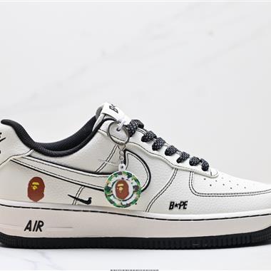 NIKE AIR FORCE 1‘07