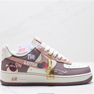 NIKE AIR FORCE 1‘07