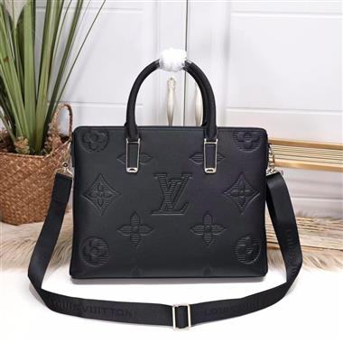 LOUIS VUITTON    2025新款男生時尚包包  尺寸：39*29*6CM