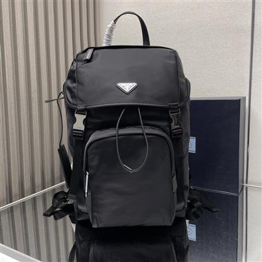 PRADA   2025新款男生時尚包包  尺寸：27*45*17CM