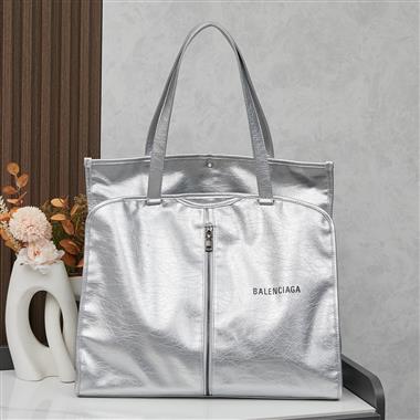 BALENCIAGA   2025新款女生時尚包包  尺寸：43x40CM