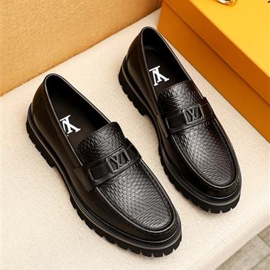 Louis Vuitton   2025新款男生休閒時尚鞋子