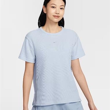 NIKE   2025夏季新款女生短袖T恤