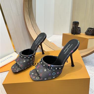 Louis Vuitton  2025新款女生休閒時尚鞋子