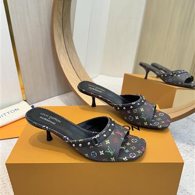 Louis Vuitton  2025新款女生休閒時尚鞋子
