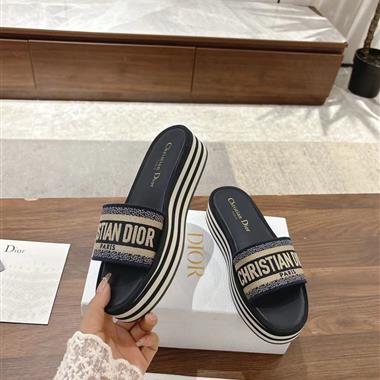 DIOR   2025新款女生休閒時尚鞋子
