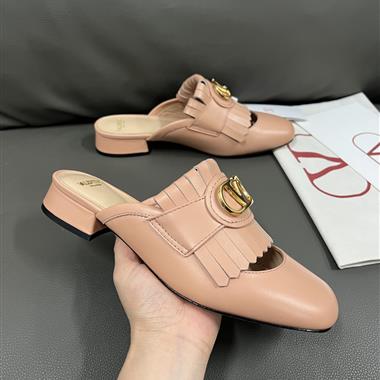 Valentino    2025新款女生休閒時尚鞋子
