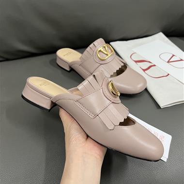 Valentino    2025新款女生休閒時尚鞋子