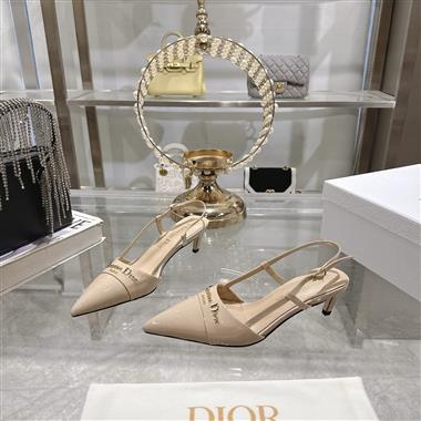 DIOR   2025新款女生休閒時尚鞋子