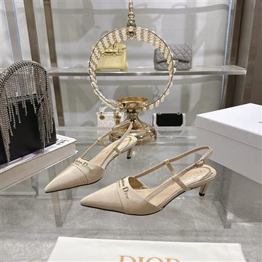 DIOR   2025新款女生休閒時尚鞋子