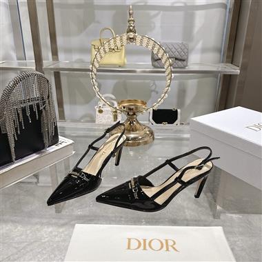 DIOR   2025新款女生休閒時尚鞋子