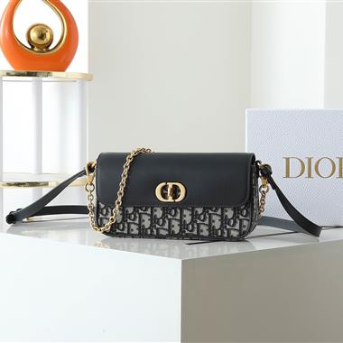 DIOR   2025新款女生時尚包包 尺寸：22*16*6CM