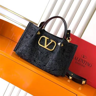 Valentino   2025新款時尚包包  尺寸：25*18*12CM