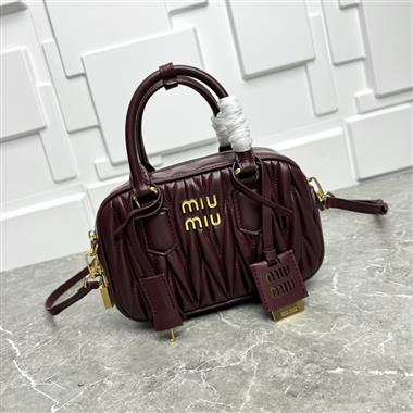 MIUMIU   2025新款時尚包包  尺寸：20x14x7CM