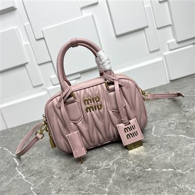 MIUMIU   2025新款時尚包包  尺寸：20x14x7CM