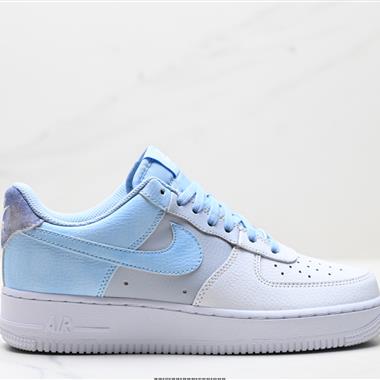 NIKE AIR FORCE 1‘07