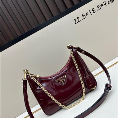 PRADA   2025新款女生時尚包包 尺寸：22.5*18.5*7CM