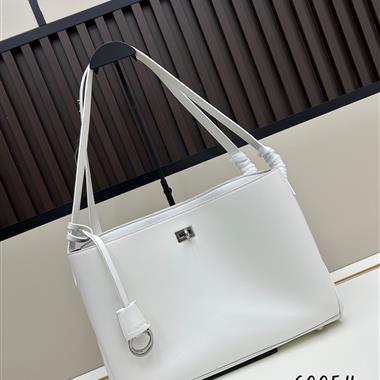 BALENCIAGA   2025新款女生時尚包包  尺寸:34*25*11CM