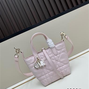 DIOR   2025新款女生時尚包包 尺寸13-12-8CM