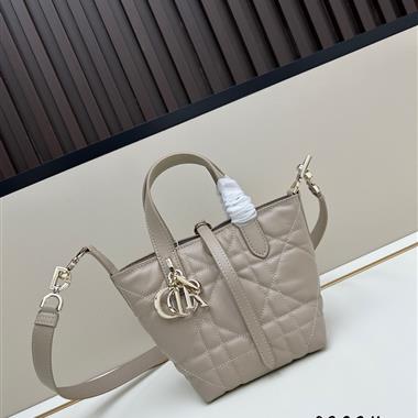 DIOR   2025新款女生時尚包包 尺寸13-12-8CM