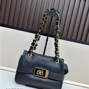 Balenciaga   2025新款女生時尚包包  尺寸:27*15*8CM