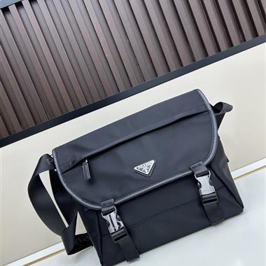PRADA   2025新款男生時尚包包  尺寸:30*25CM