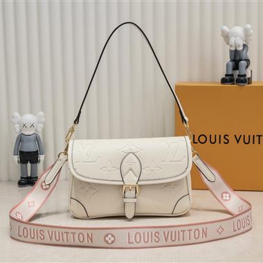 LOUIS VUITTON  2025新款女生時尚包包  尺寸：25*9*15CM