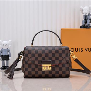 LOUIS VUITTON  2025新款女生時尚包包  尺寸：21x17x9CM