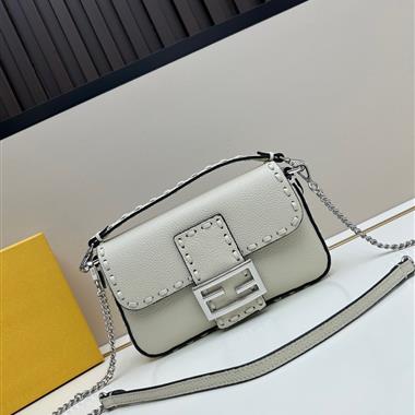 FENDI   2025新款女生時尚包包 尺寸：20*13*5CM