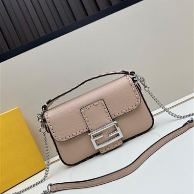 FENDI   2025新款女生時尚包包 尺寸：20*13*5CM