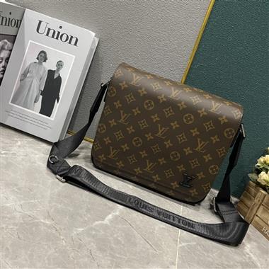 LOUIS VUITTON  2025新款男生時尚包包  尺寸：25*22*7CM