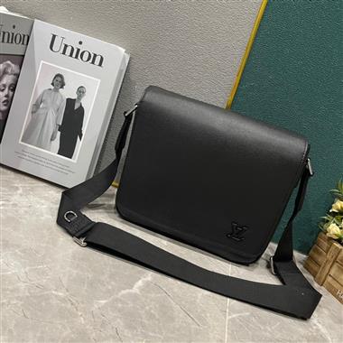 LOUIS VUITTON  2025新款男生時尚包包 尺寸：25*22*7CM