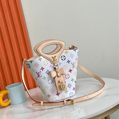LOUIS VUITTON  2025新款女生時尚包包 尺寸：12*18*7CM