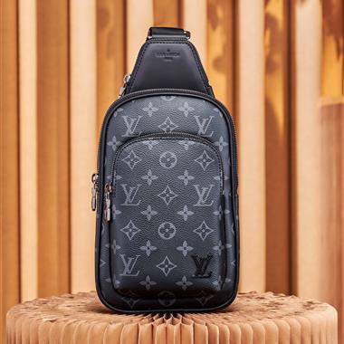 LOUIS VUITTON  2025新款男生時尚包包 尺寸：16*33*5.7CM