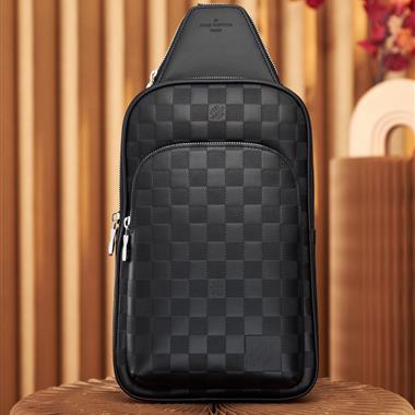 LOUIS VUITTON  2025新款男生時尚包包 尺寸：20*31*7CM