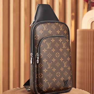 LOUIS VUITTON  2025新款男生時尚包包 尺寸：20*31*7CM