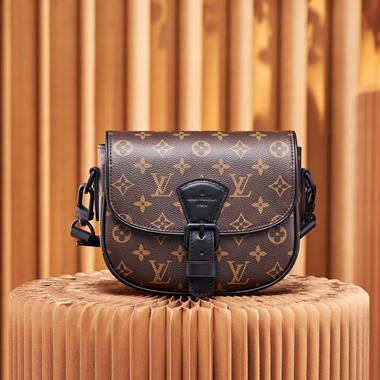LOUIS VUITTON  2025新款男生時尚包包 尺寸：20x17x7CM