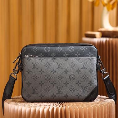 LOUIS VUITTON  2025新款男生時尚包包 尺寸：25x18.5x7CM