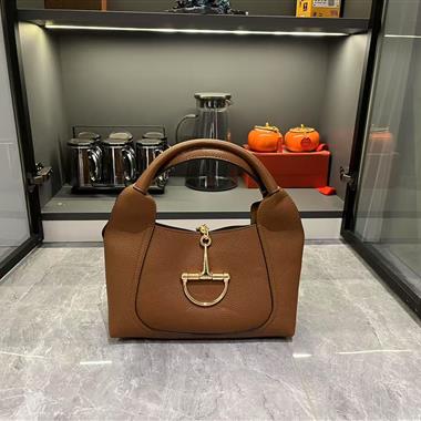 GUCCI  2025新款女生時尚包包 尺寸：27.5*21*6CM
