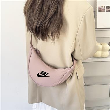NIKE   2025新款時尚休閒包   