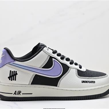 NIKE AIR FORCE 1‘07
