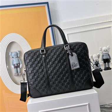 LOUIS VUITTON   2025新款男生時尚包包   尺寸：29*40*8CM
