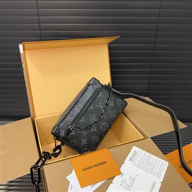 LOUIS VUITTON   2025新款男生時尚包包 尺寸：18*12CM