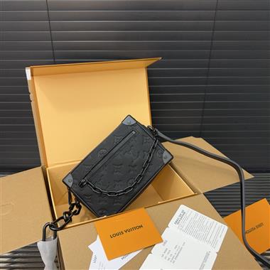 LOUIS VUITTON   2025新款男生時尚包包 尺寸：18*12CM